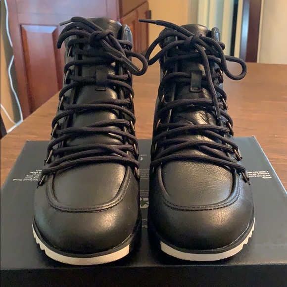 SOREL Harlow Lace Bootie in Black - Picture 8 of 10